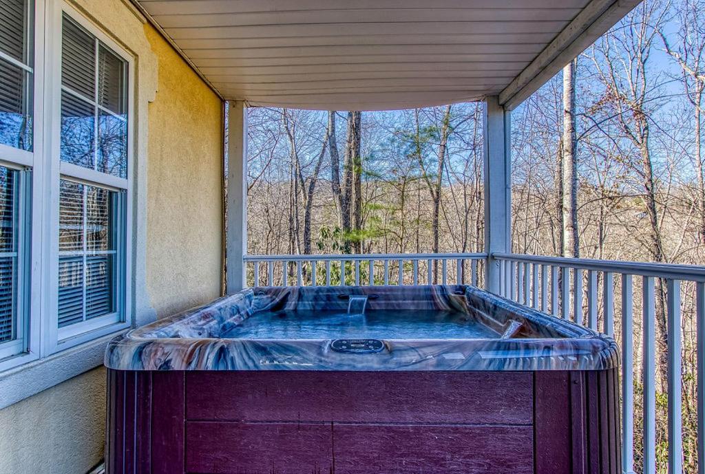 Ober Hideaway, Hot Tub, Wifi, 1089 Free Tickets Each Paid Day, Dollywood And More Gatlinburg Bagian luar foto
