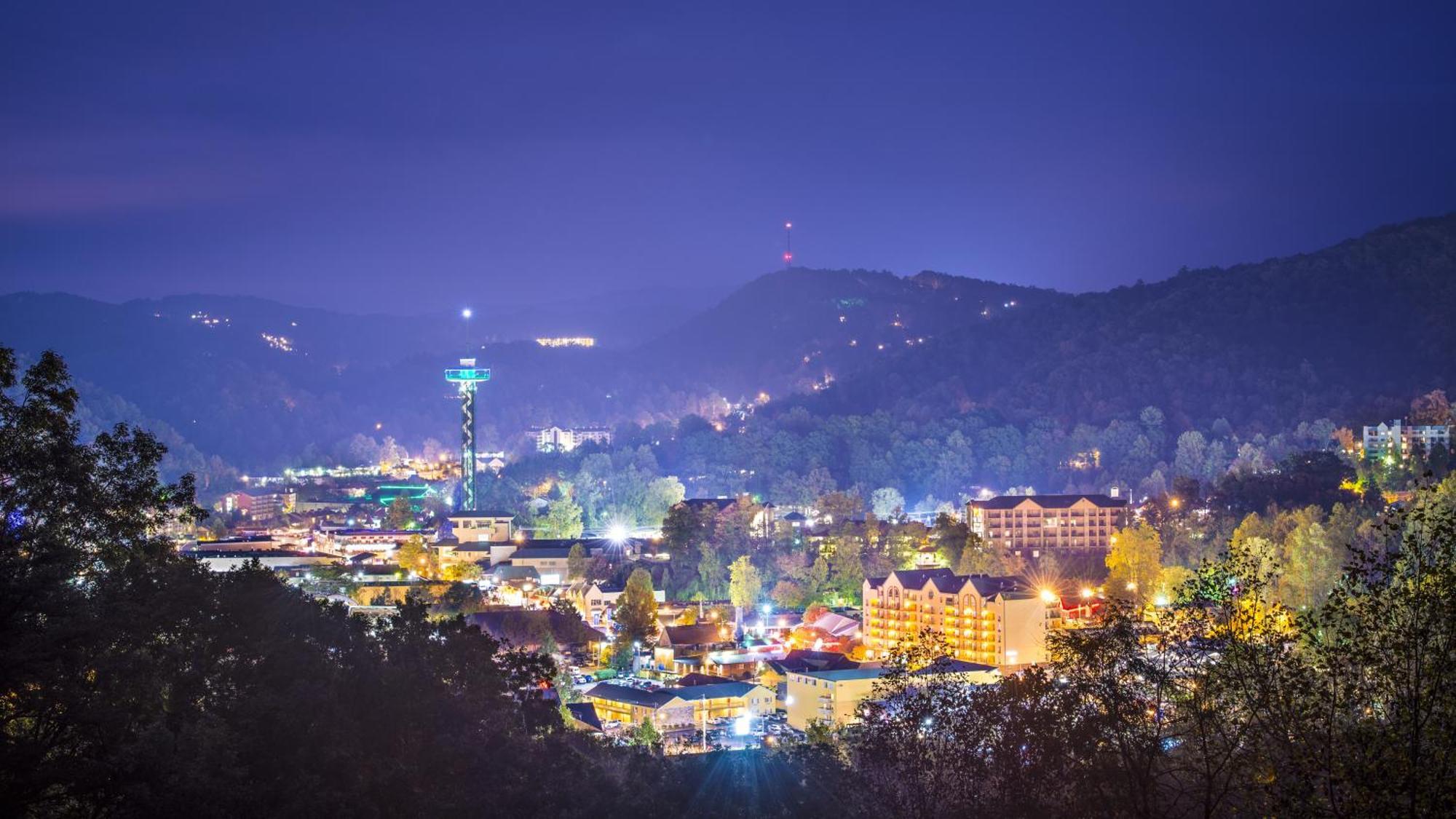 Ober Hideaway, Hot Tub, Wifi, 1089 Free Tickets Each Paid Day, Dollywood And More Gatlinburg Bagian luar foto