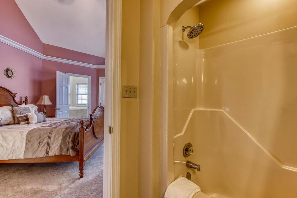 Ober Hideaway, Hot Tub, Wifi, 1089 Free Tickets Each Paid Day, Dollywood And More Gatlinburg Bagian luar foto