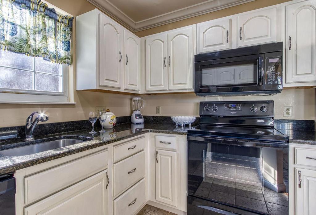 Ober Hideaway, Hot Tub, Wifi, 1089 Free Tickets Each Paid Day, Dollywood And More Gatlinburg Bagian luar foto