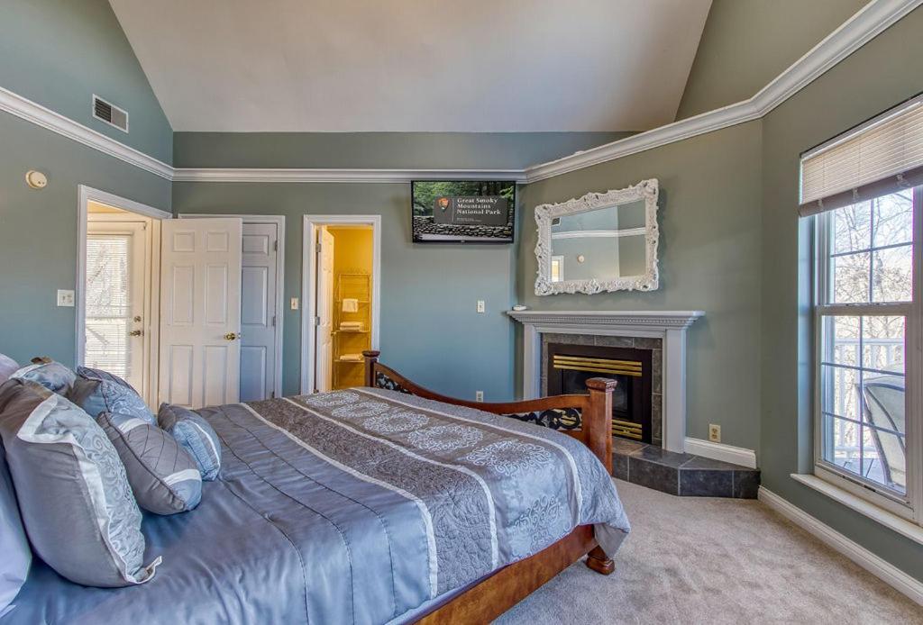 Ober Hideaway, Hot Tub, Wifi, 1089 Free Tickets Each Paid Day, Dollywood And More Gatlinburg Bagian luar foto